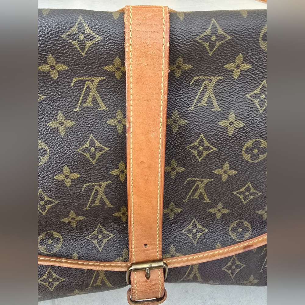 Louis Vuitton Brown Monogram Men's Messenger Bag AR0941 (READ) - Picture 10 of 17